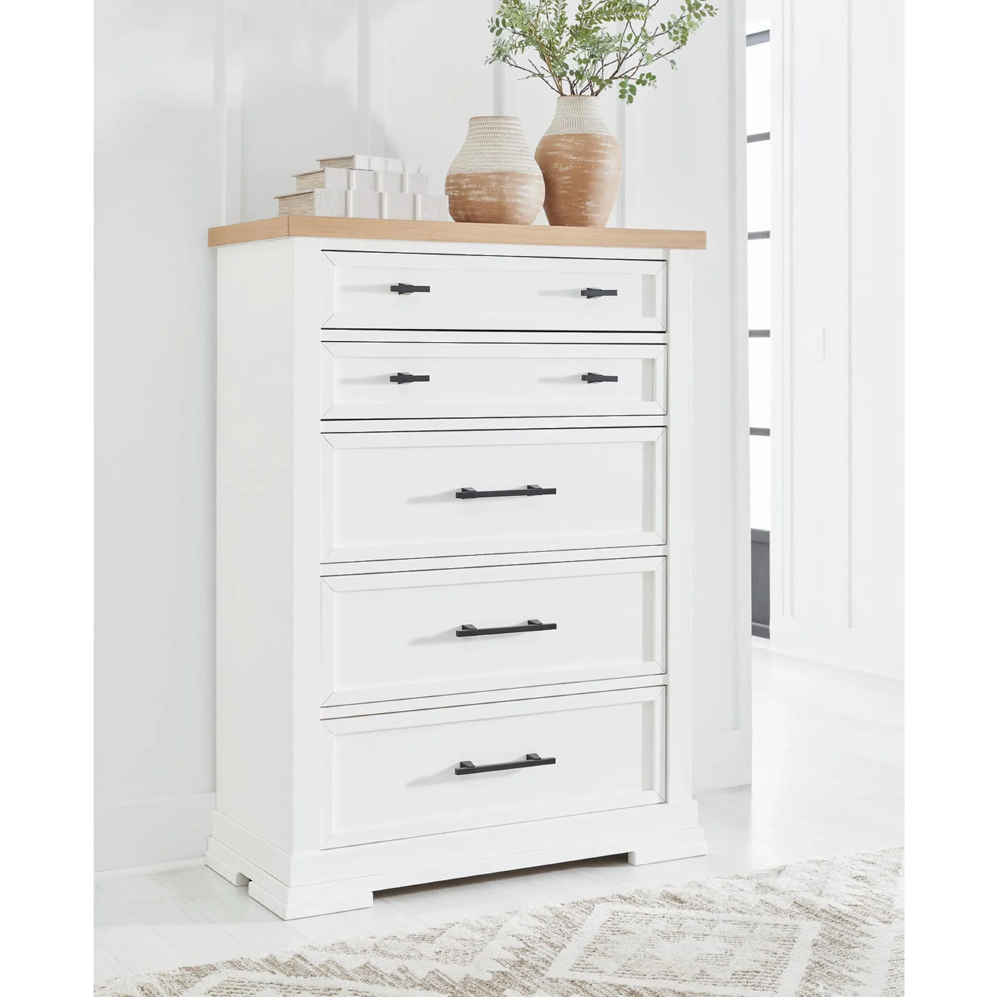 Ashbryn Chest - White/Natural