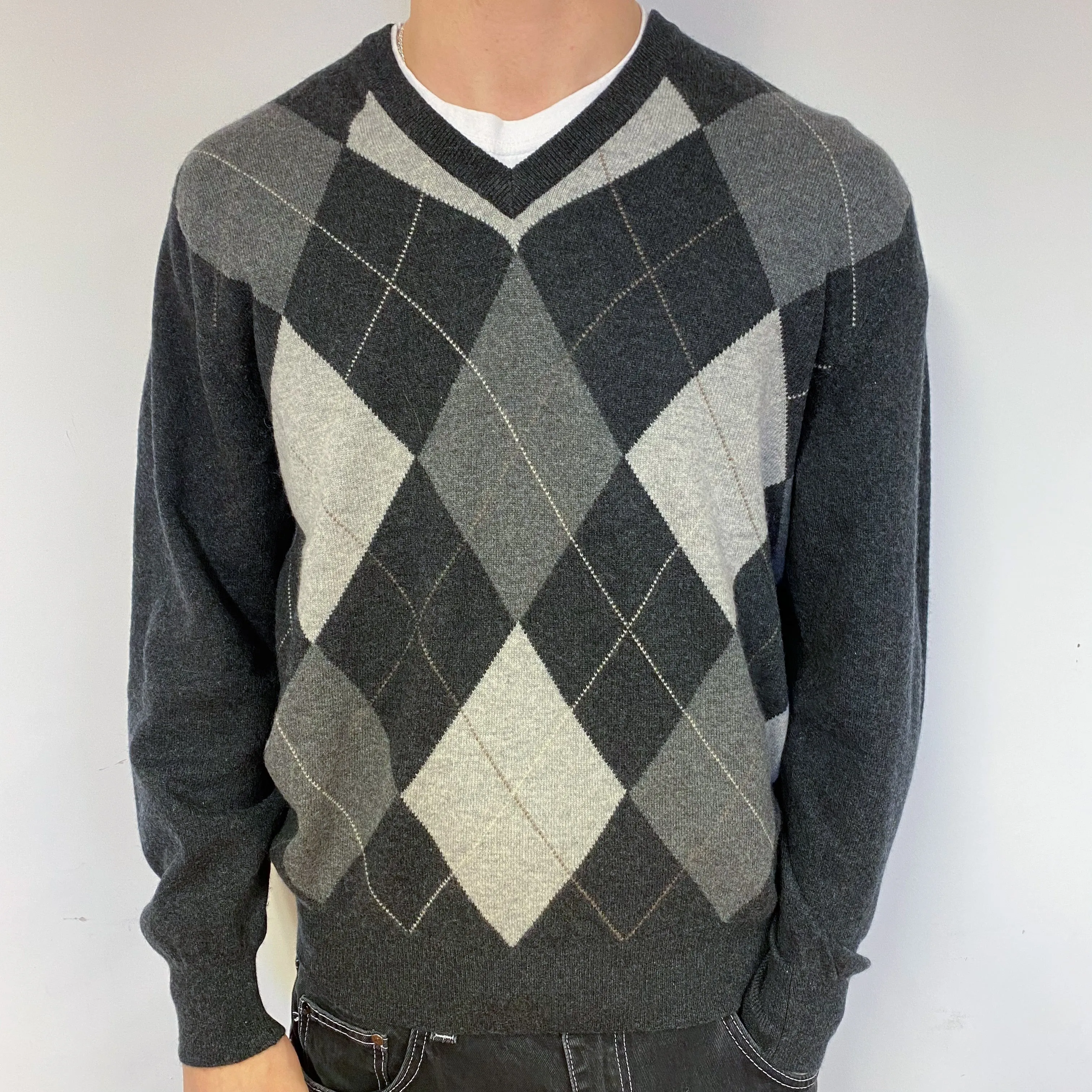 Men’s Grey Argyle Cashmere V-Neck Jumper Medium