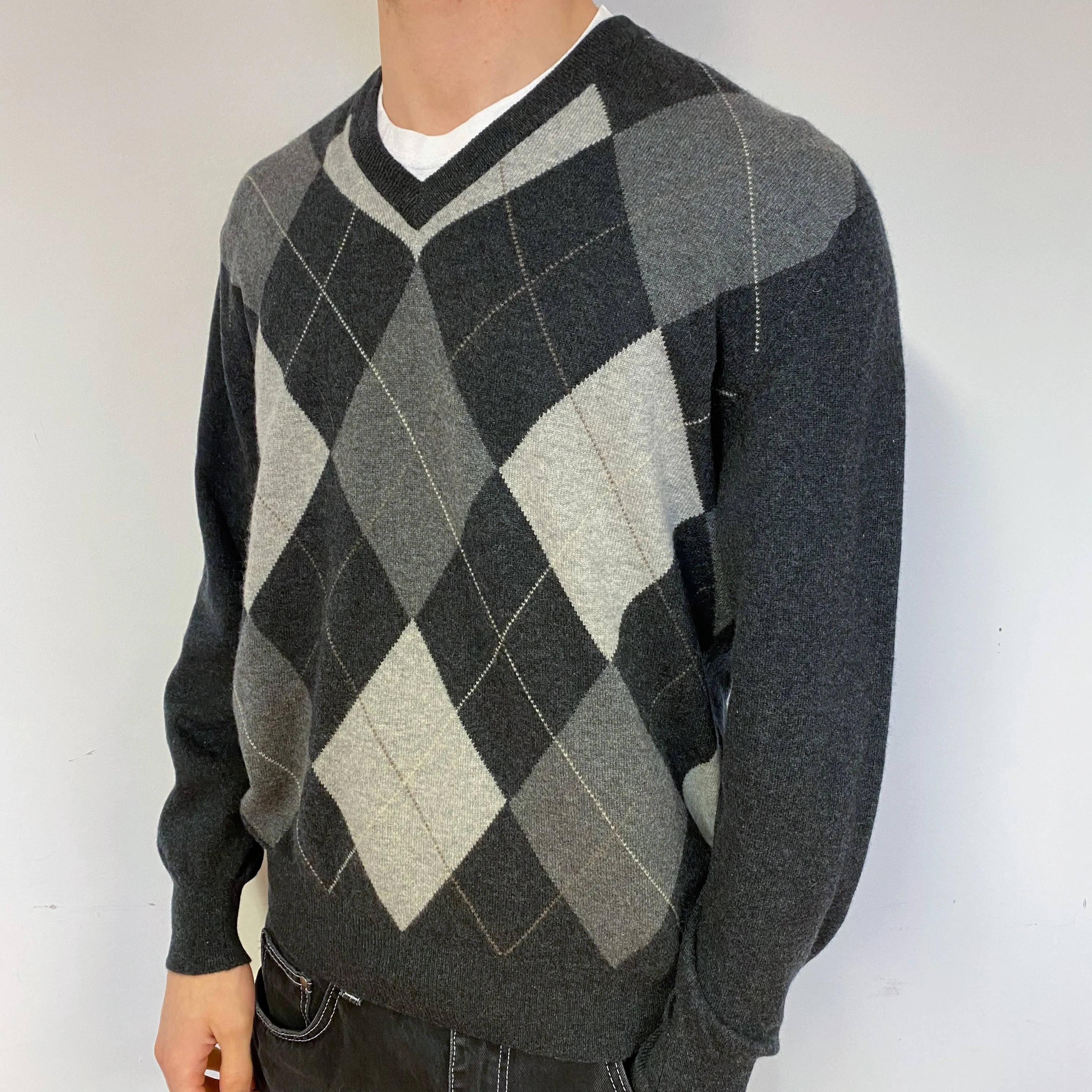Men’s Grey Argyle Cashmere V-Neck Jumper Medium